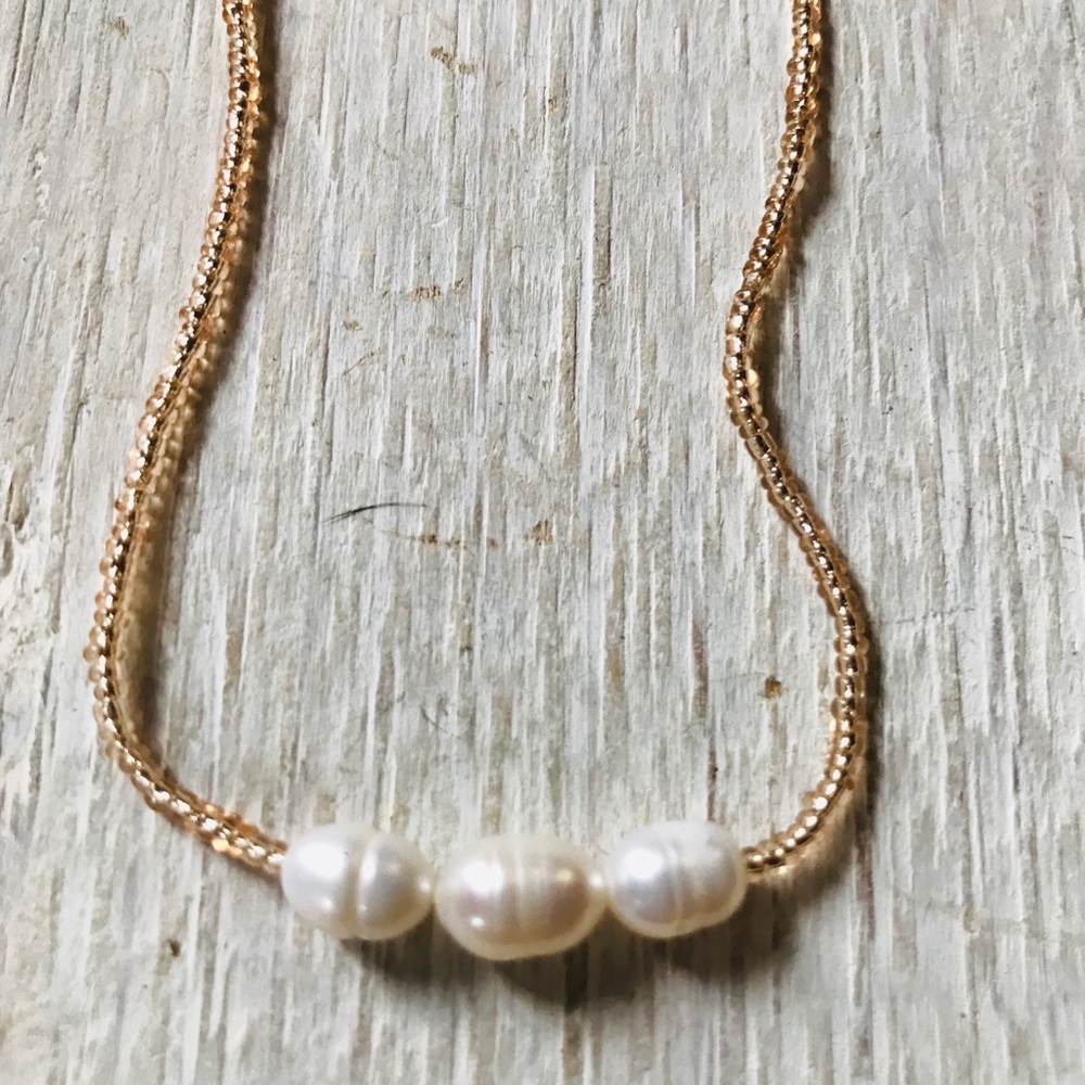 SUPER FEMININE FRESHWATER PEARL NECKLACE